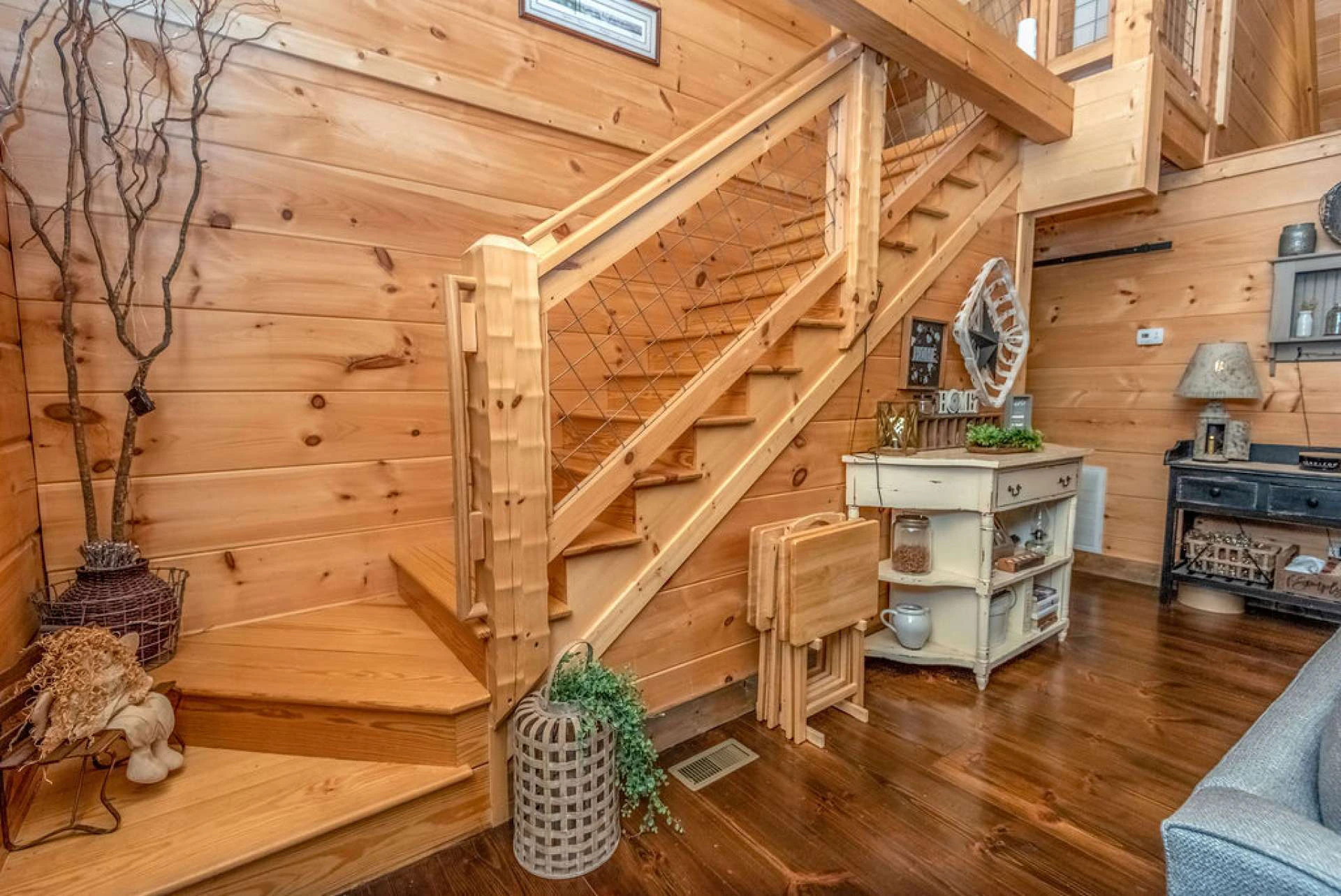 Image number 4 for the current listing