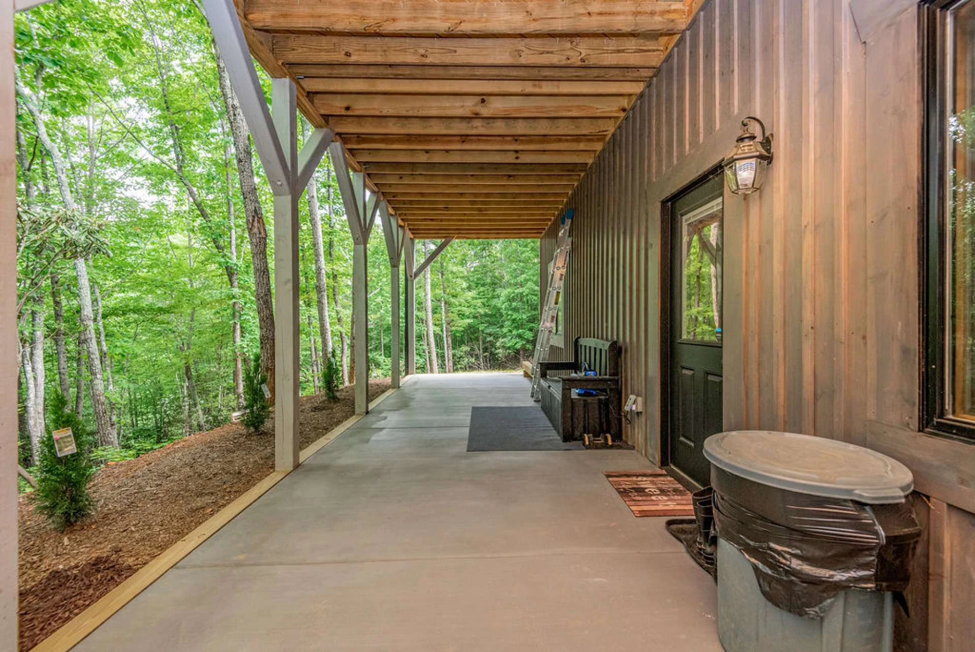 Image number 2 for the current listing