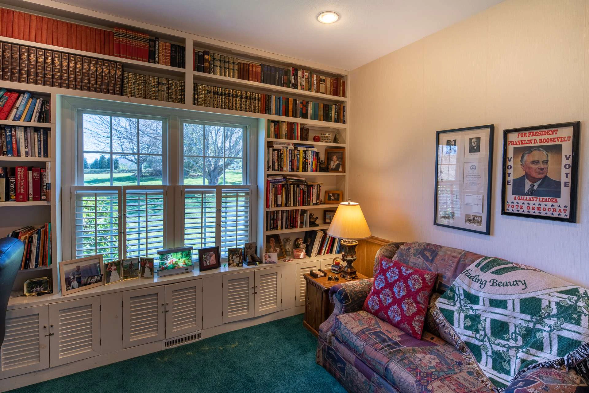 Image number 3 for the current listing