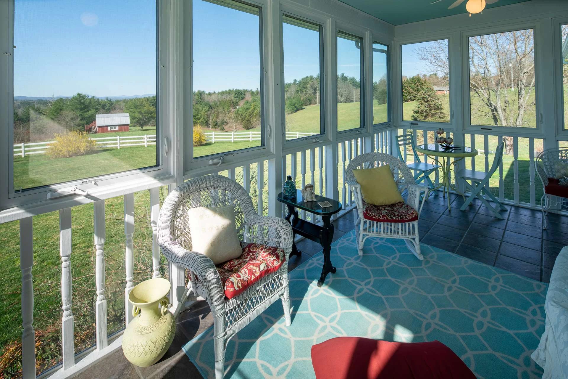 Image number 4 for the current listing