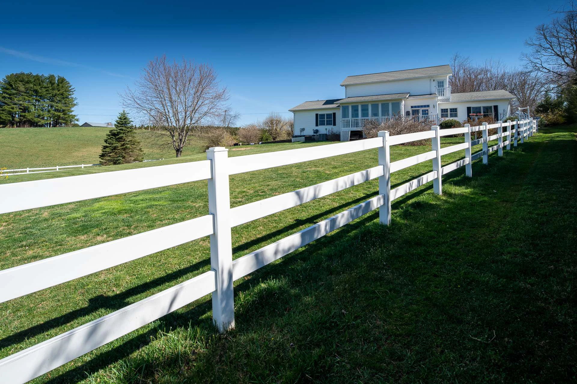 Image number 19 for the current listing