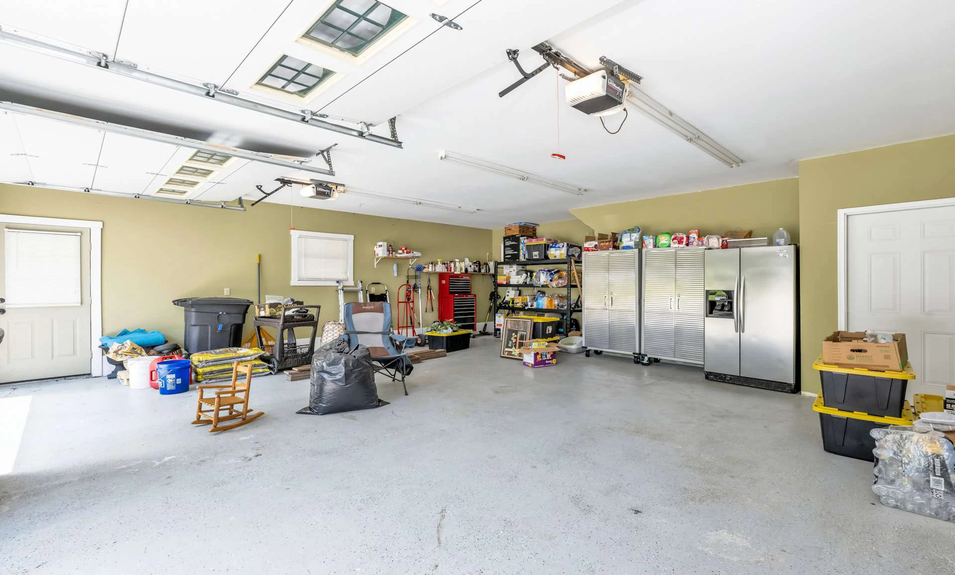 Image number 18 for the current listing