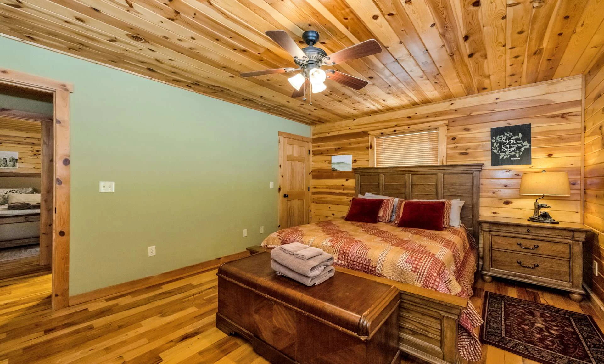Image number 3 for the current listing