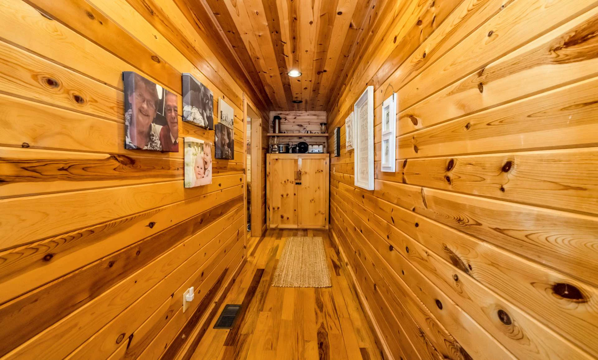 Image number 4 for the current listing