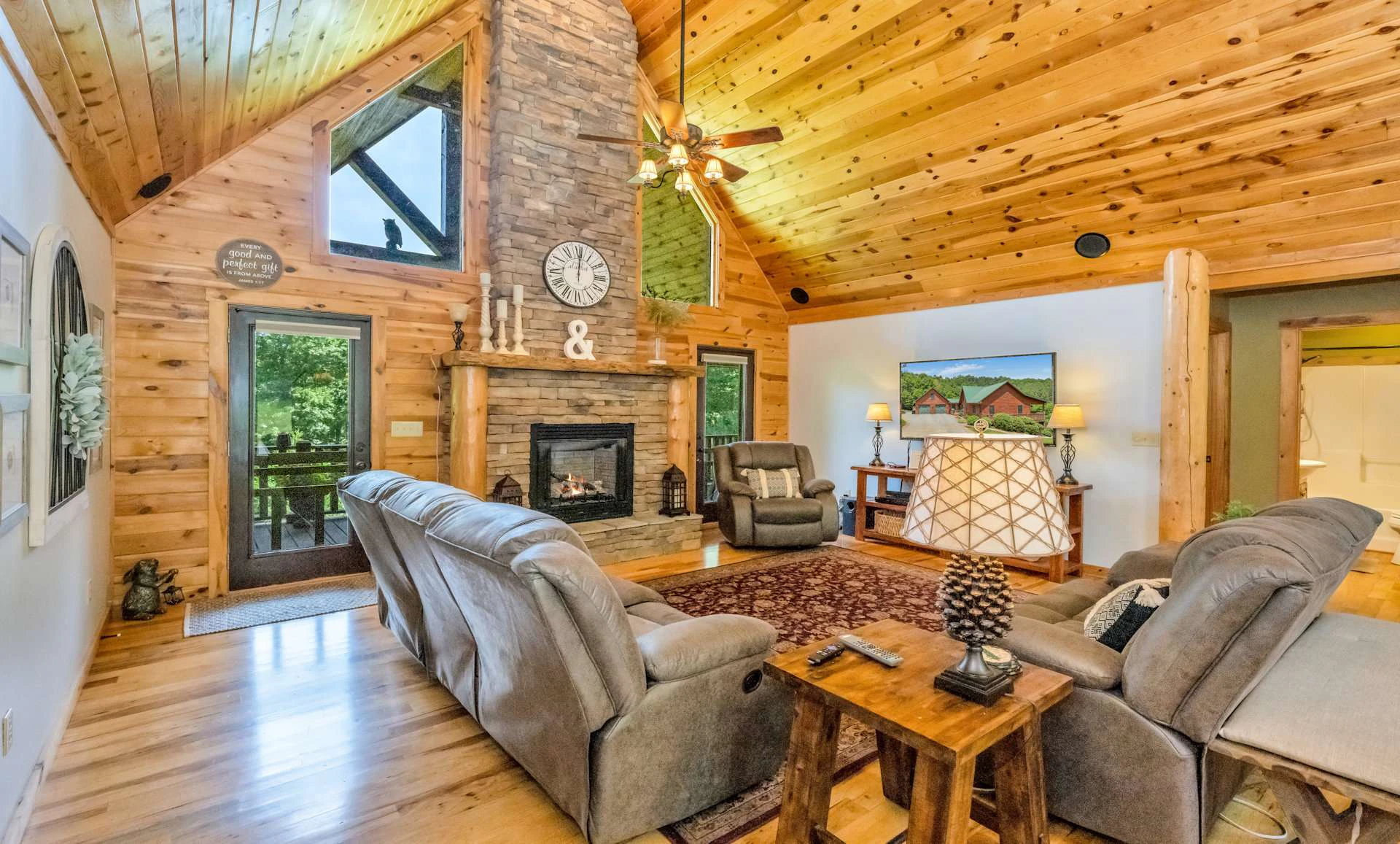 Image number 2 for the current listing