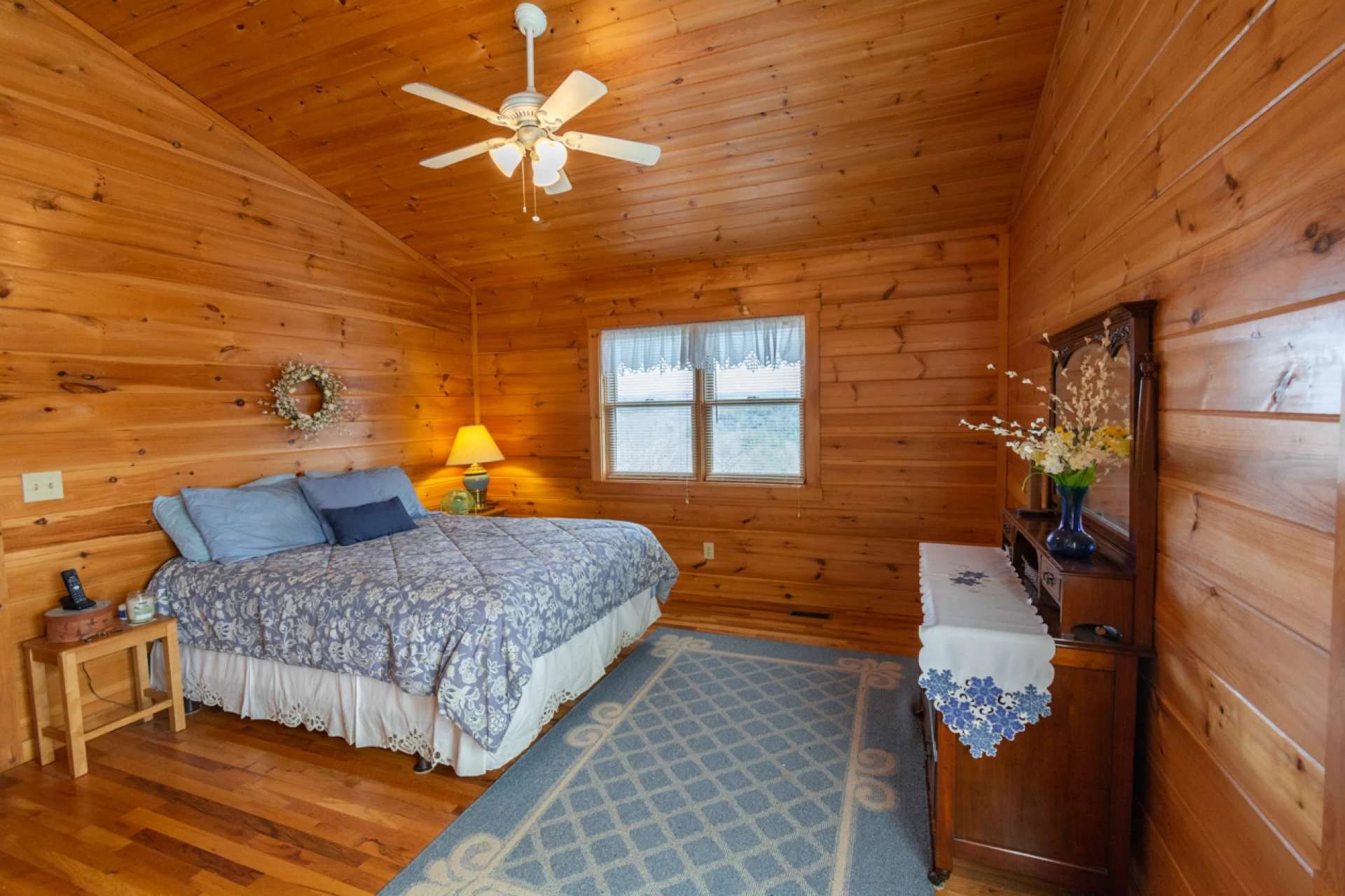 Image number 3 for the current listing