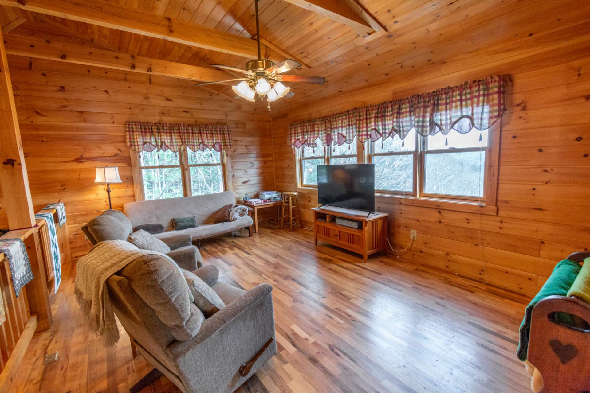 Image number 5 for the current listing
