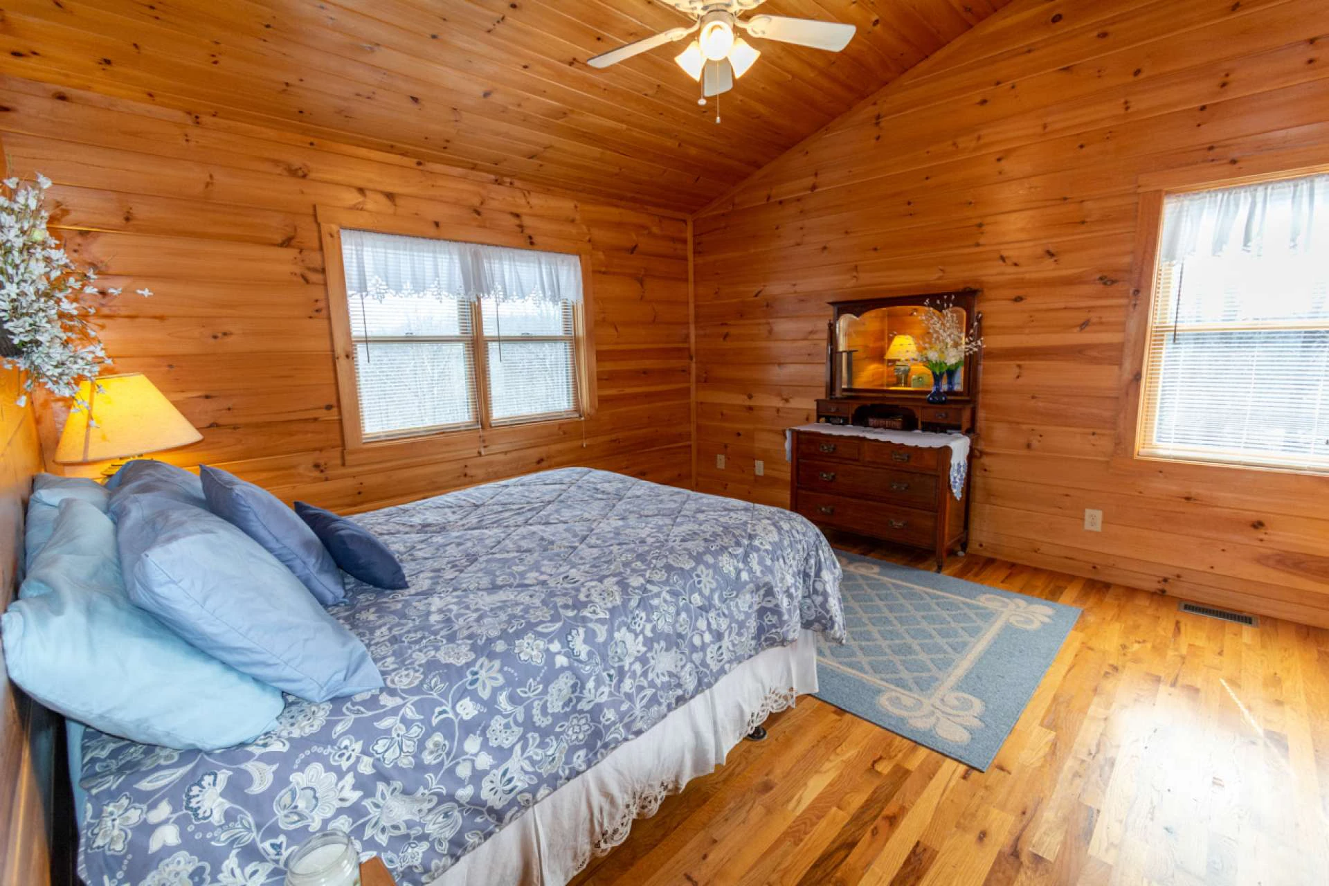 Image number 6 for the current listing