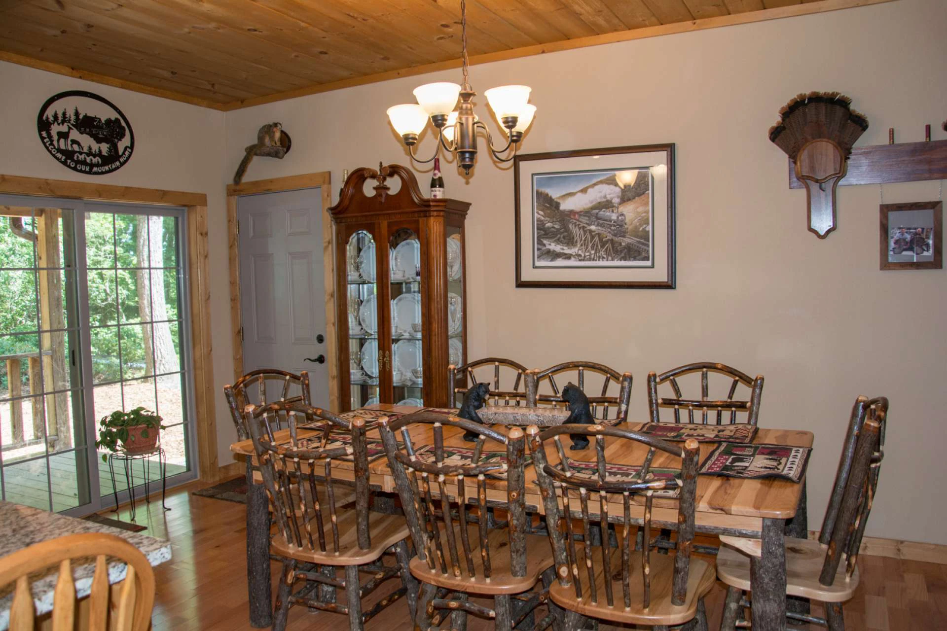 Image number 19 for the current listing