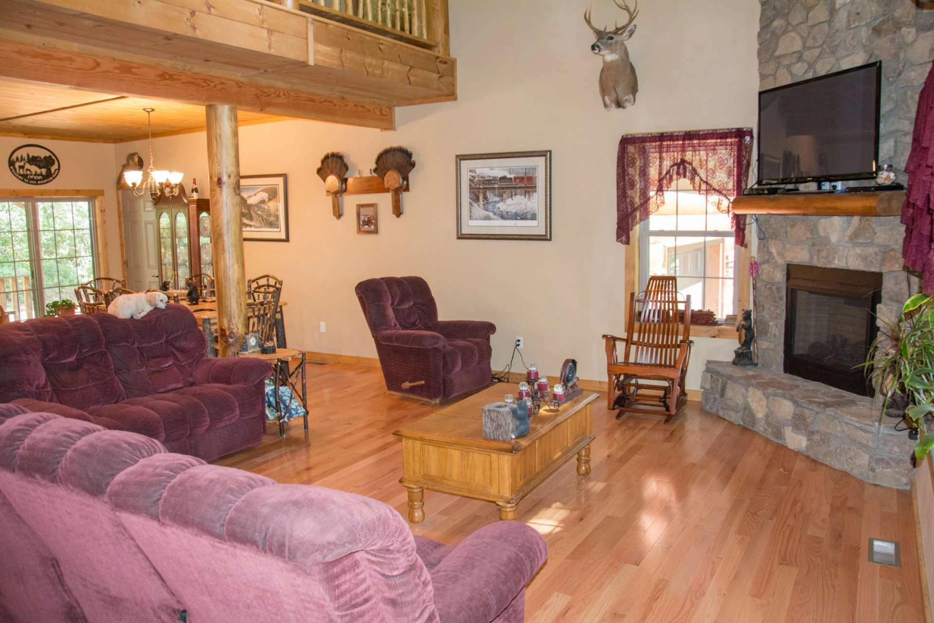 Image number 22 for the current listing