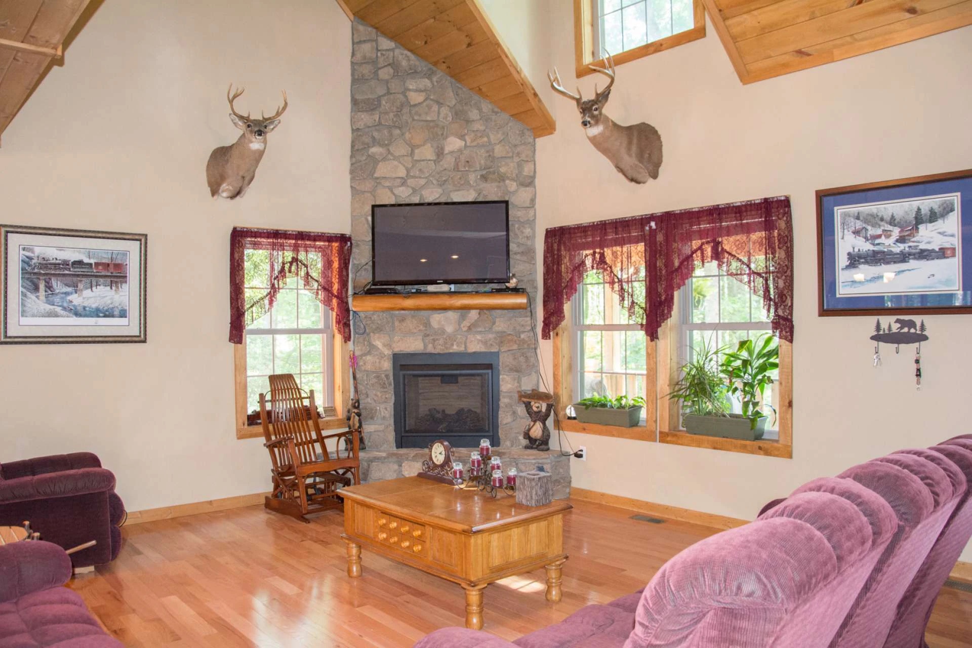 Image number 21 for the current listing