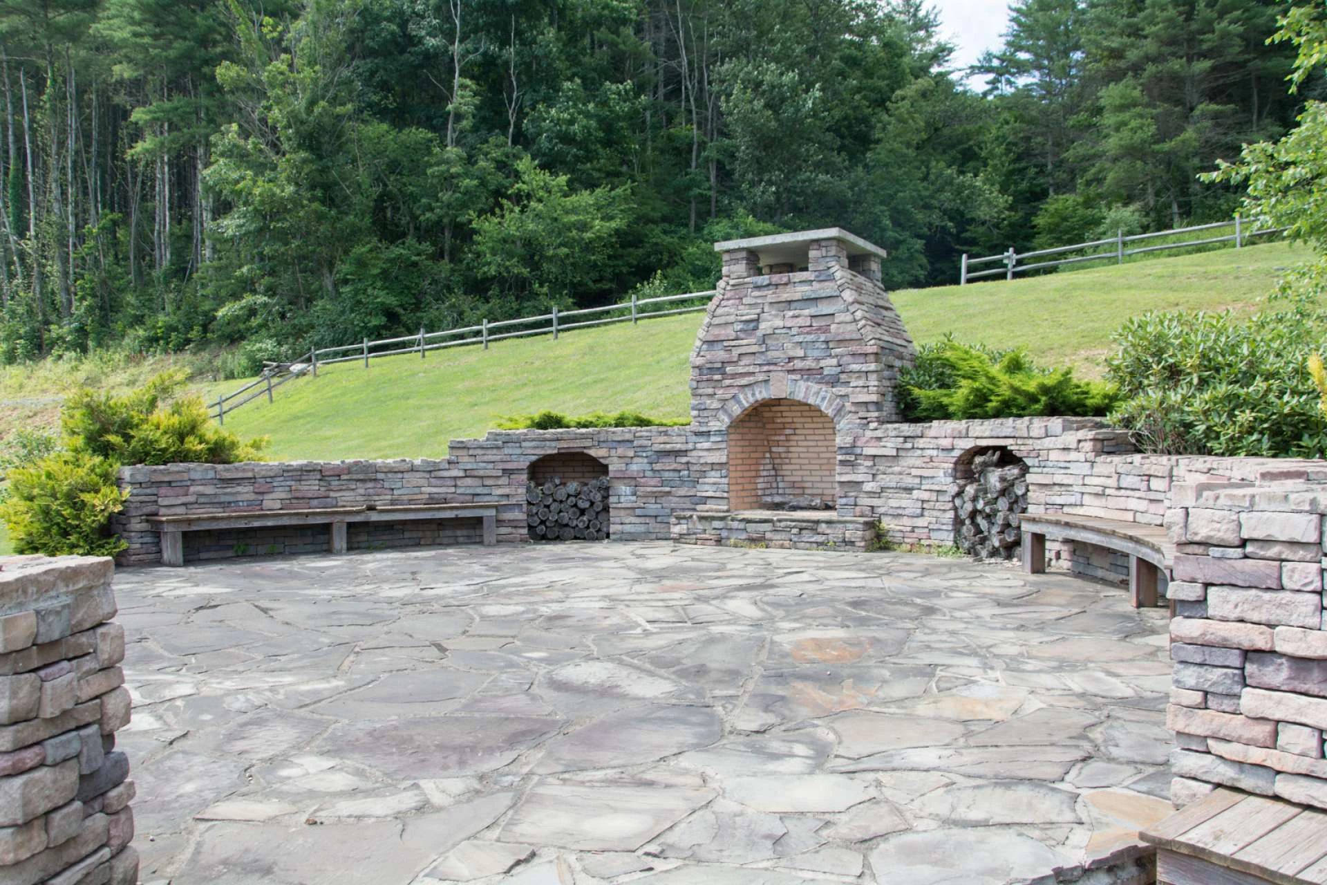 Image number 9 for the current listing
