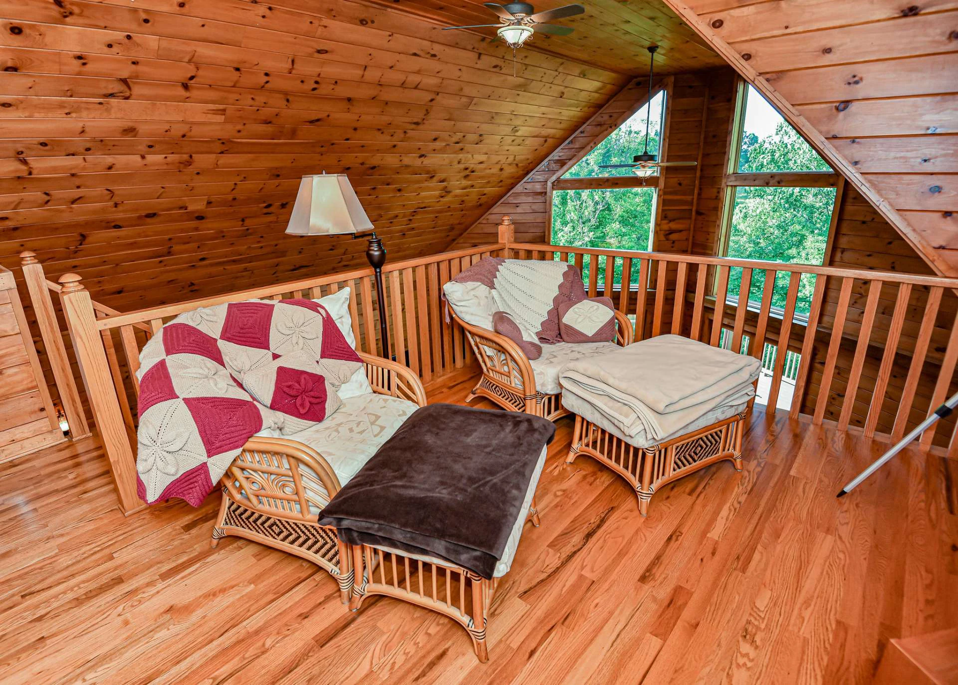 Image number 13 for the current listing