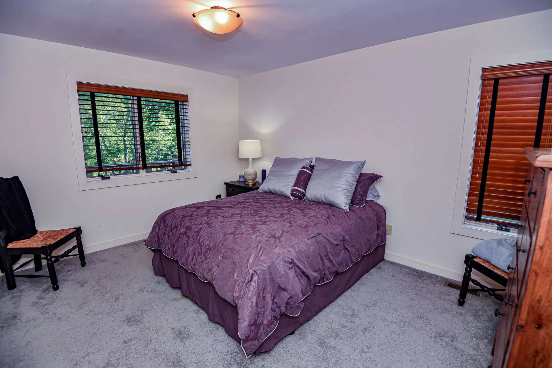 Image number 10 for the current listing