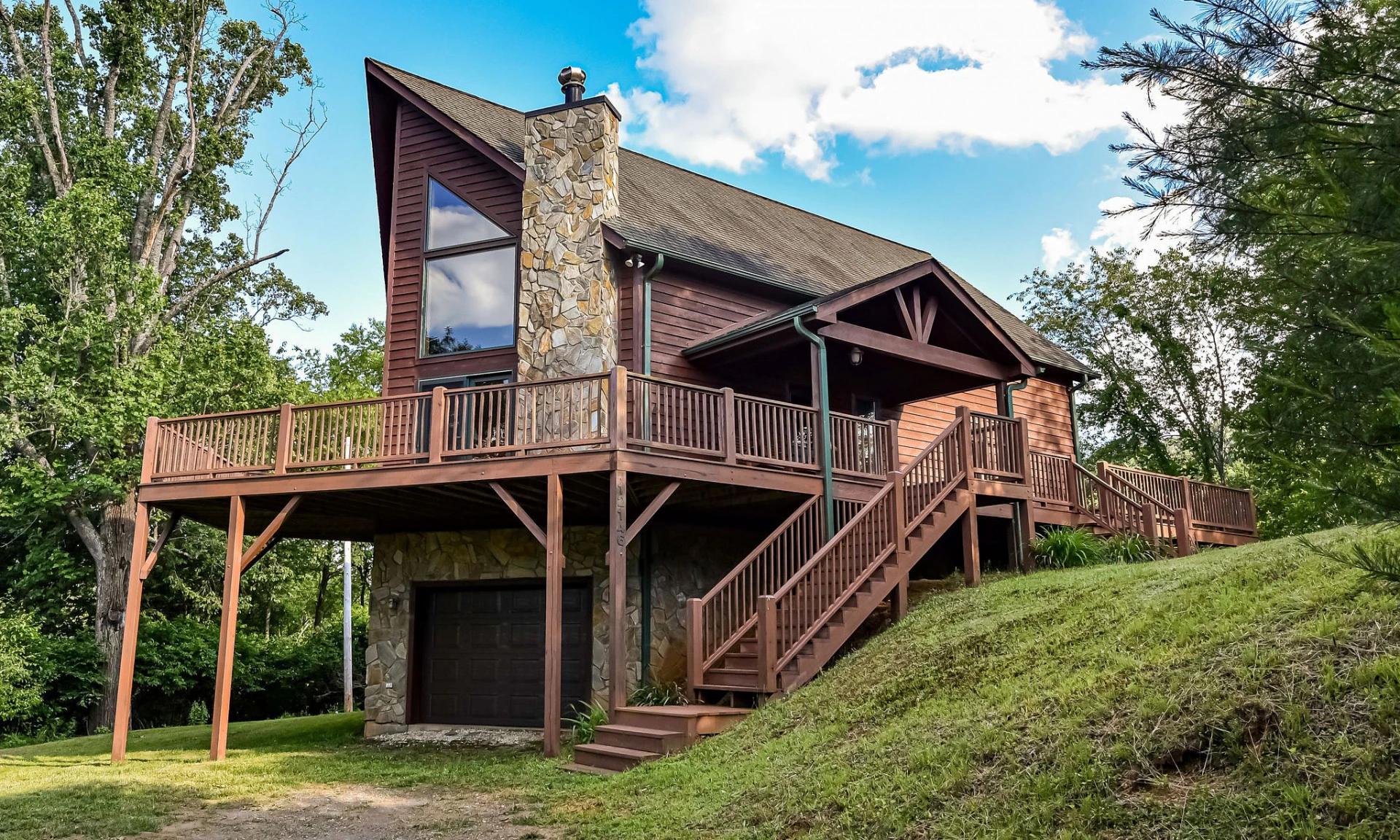 Image number 1 for the current listing