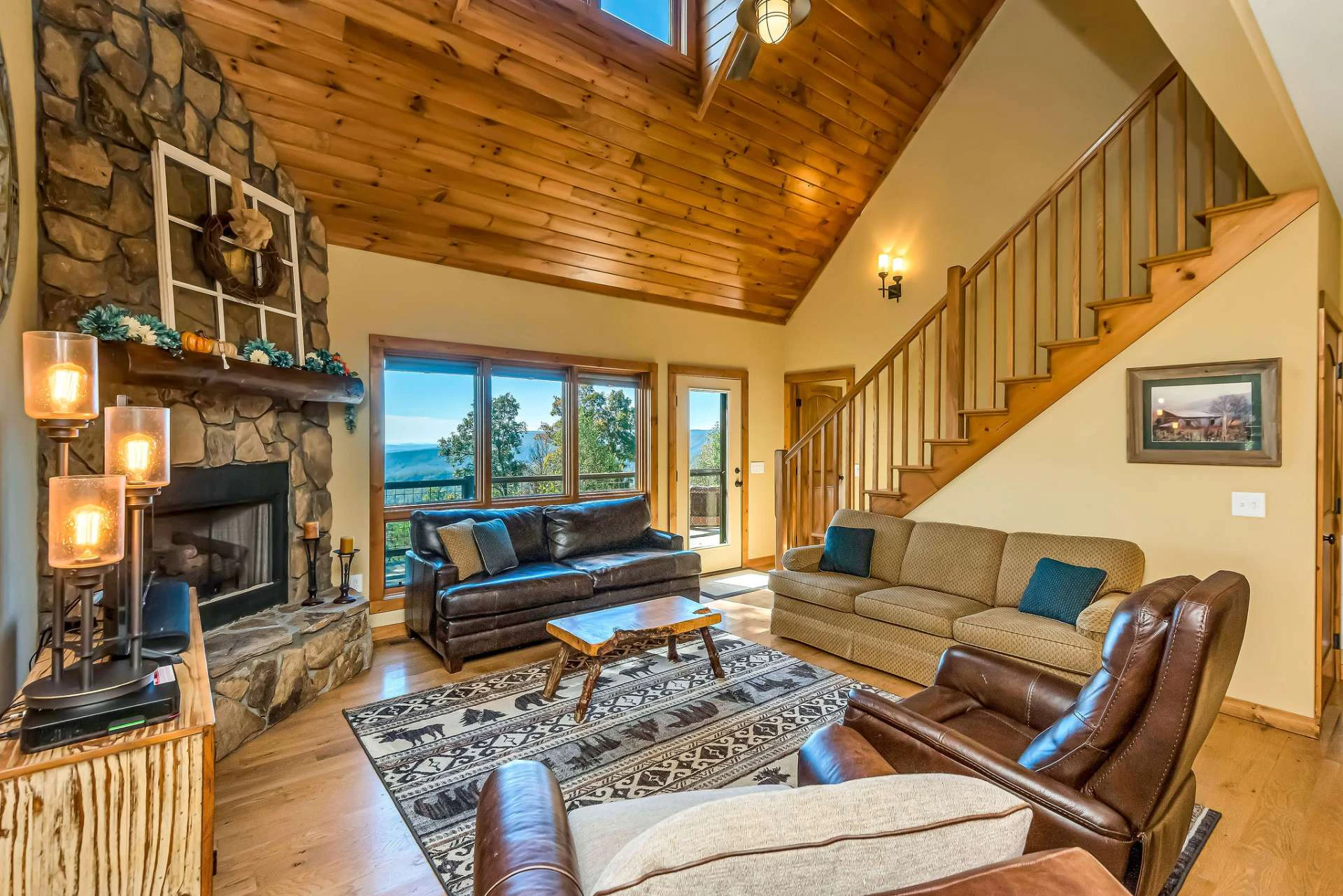 Image number 38 for the current listing