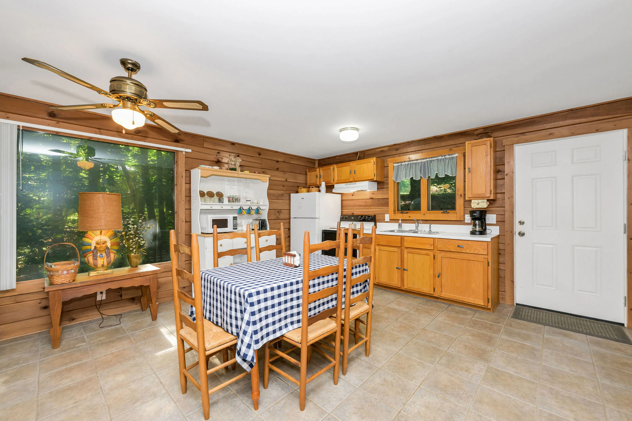 Image number 11 for the current listing