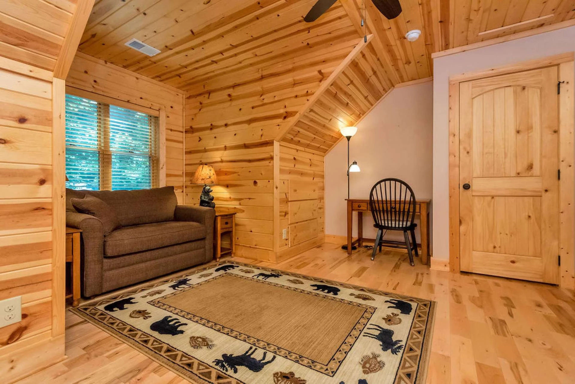 Image number 6 for the current listing