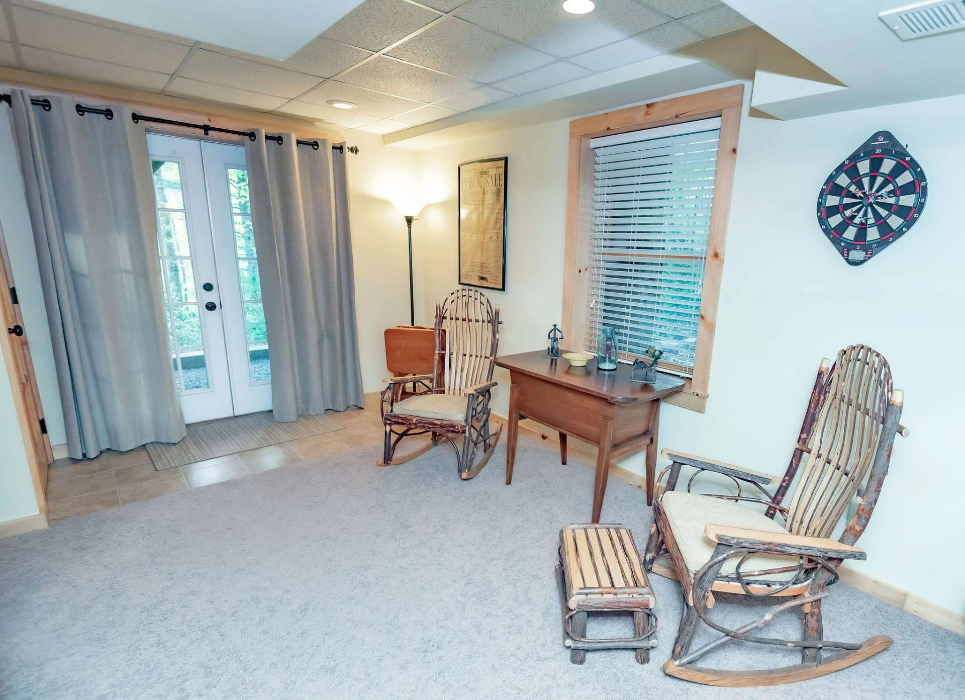 Image number 11 for the current listing