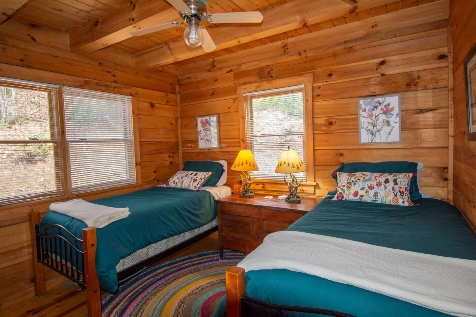 Image number 2 for the current listing