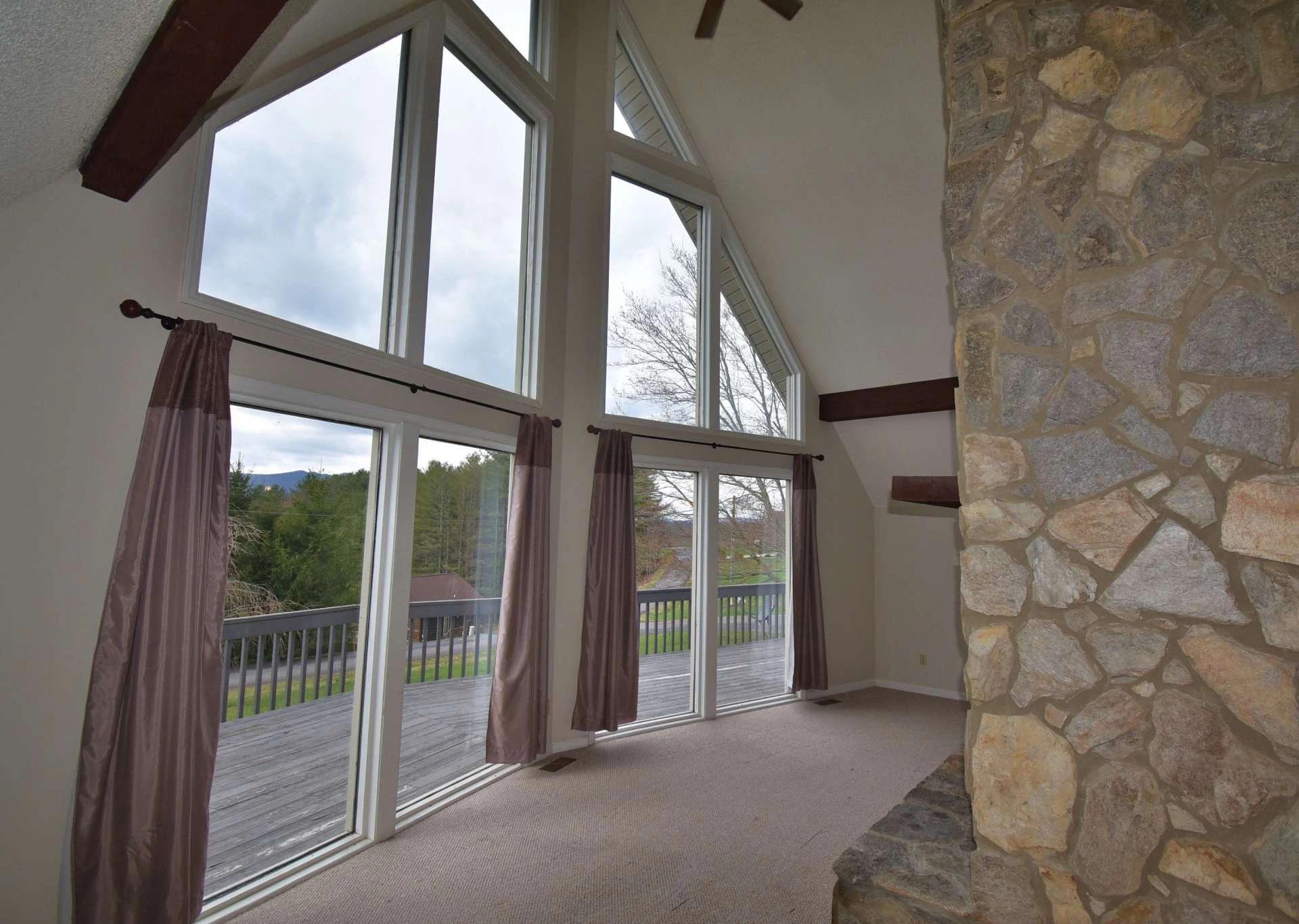 Image number 20 for the current listing