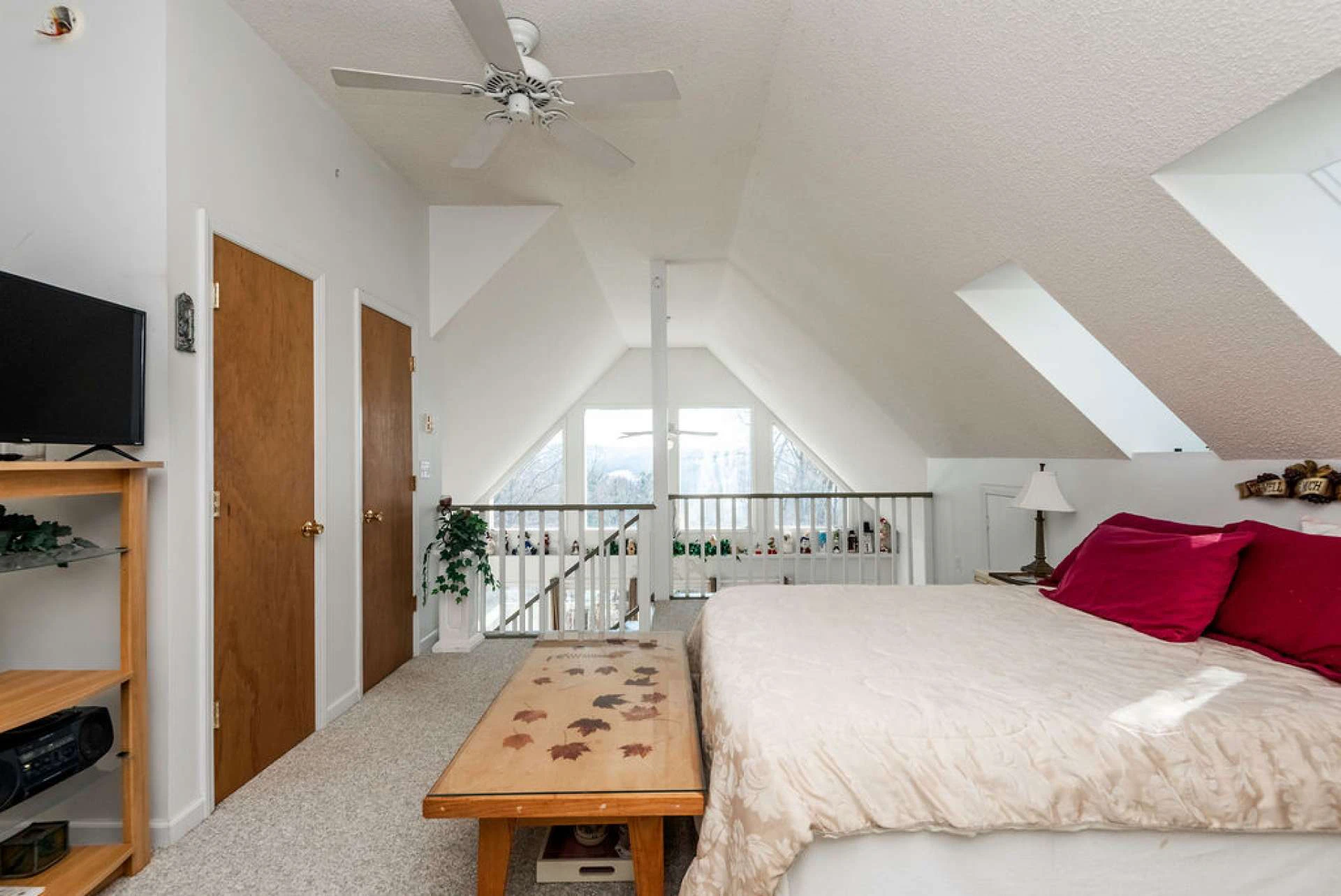 Image number 5 for the current listing