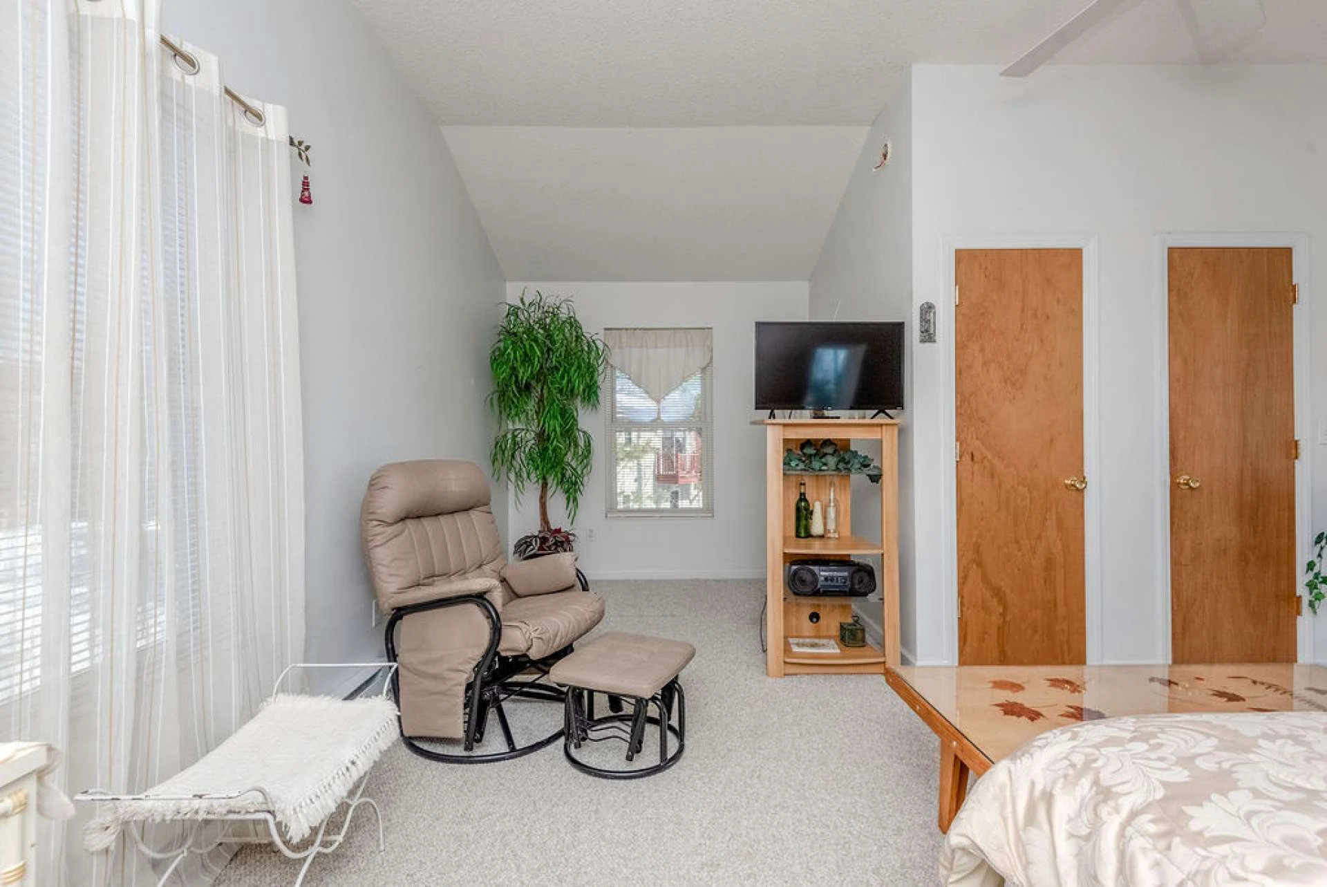 Image number 9 for the current listing