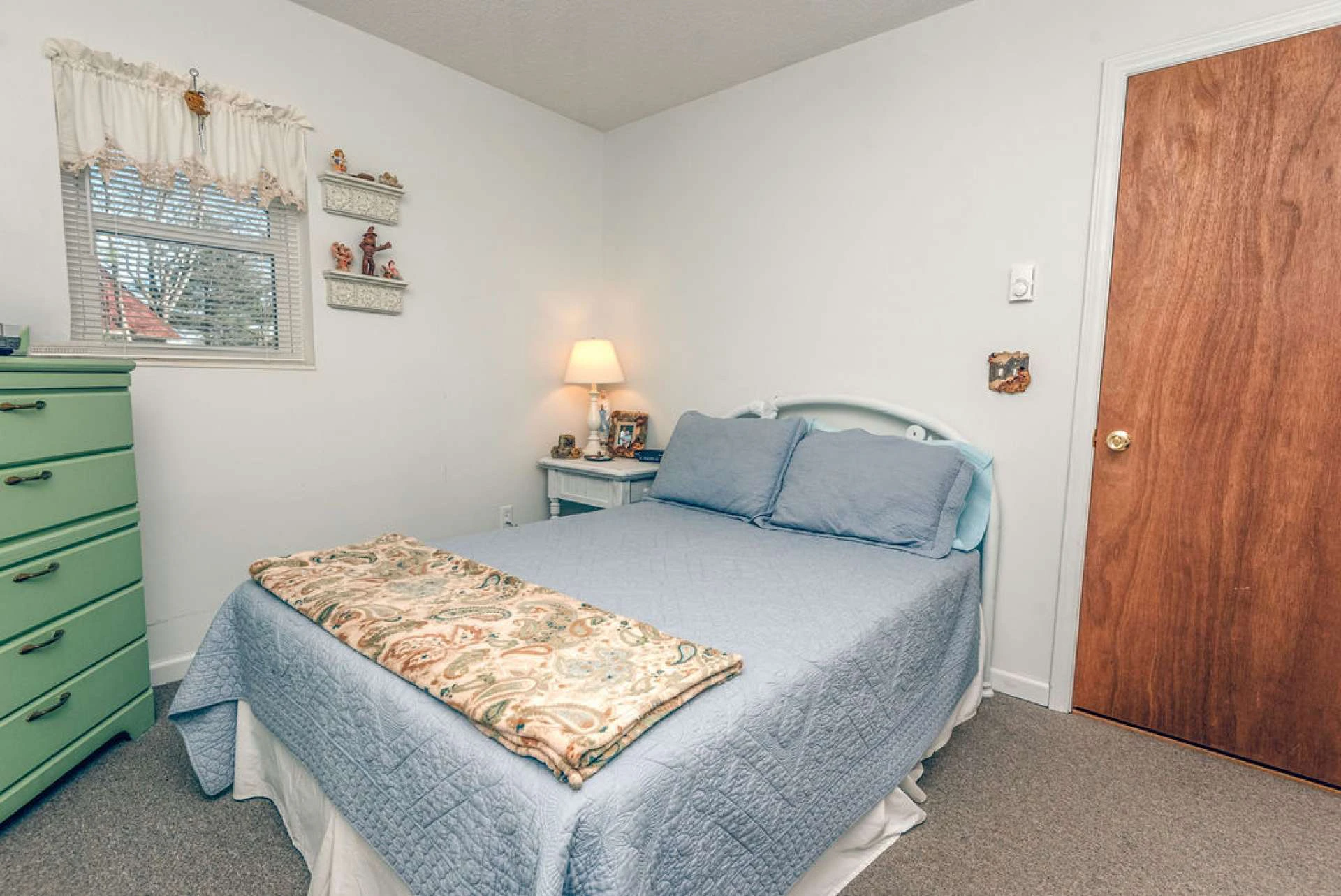 Image number 7 for the current listing