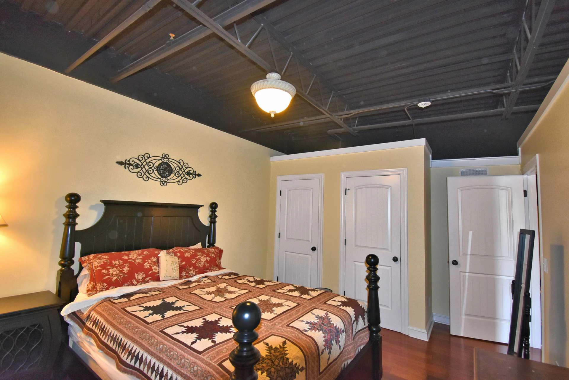 Image number 9 for the current listing