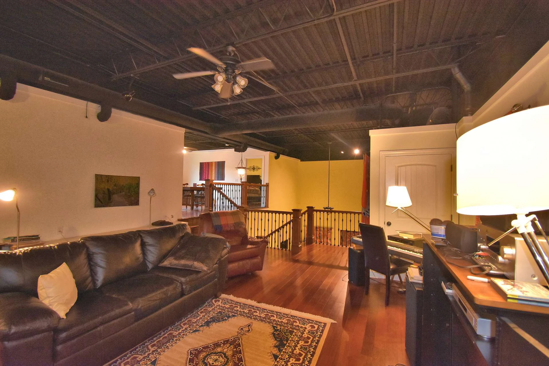 Image number 5 for the current listing