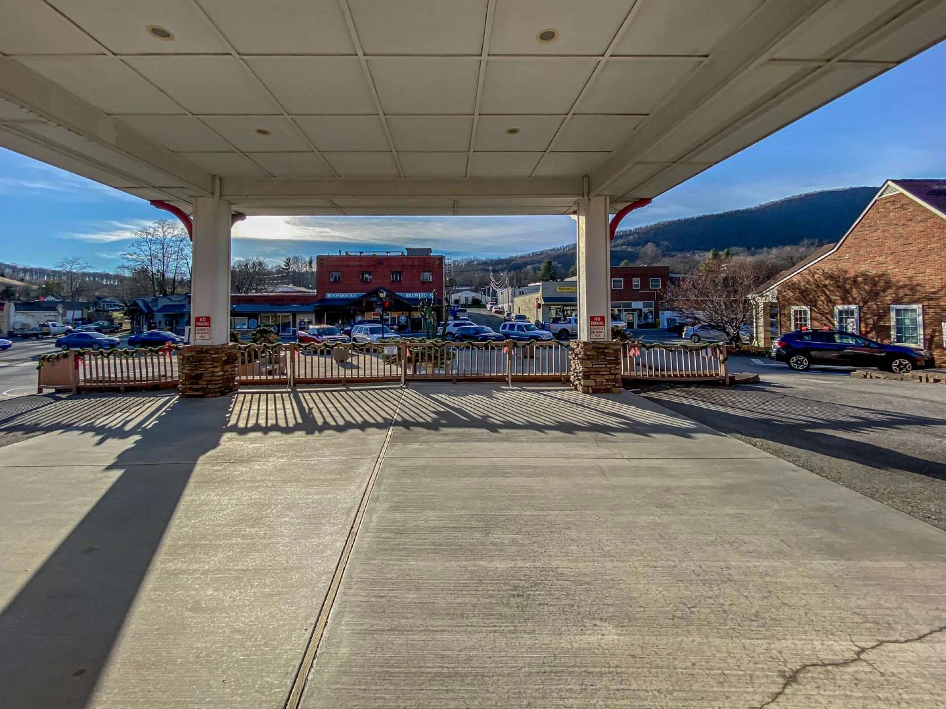 Image number 5 for the current listing