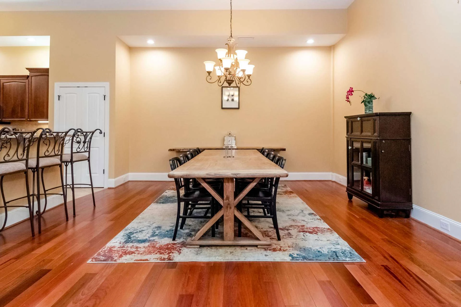 Image number 3 for the current listing