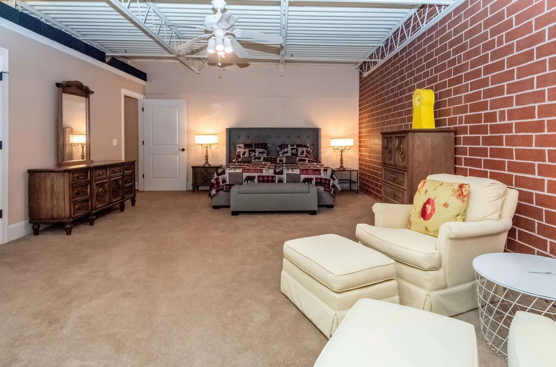 Image number 15 for the current listing