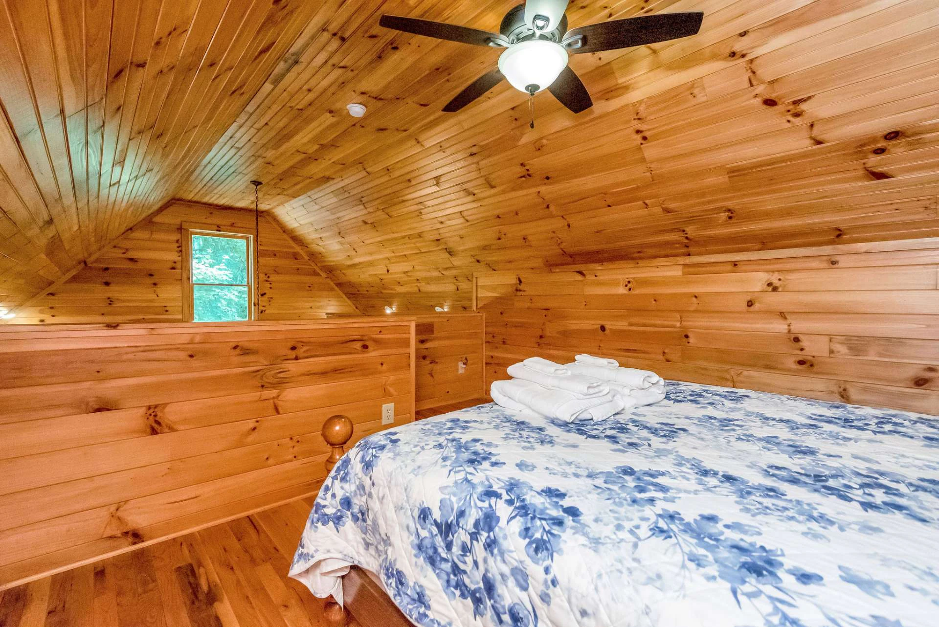 Image number 7 for the current listing