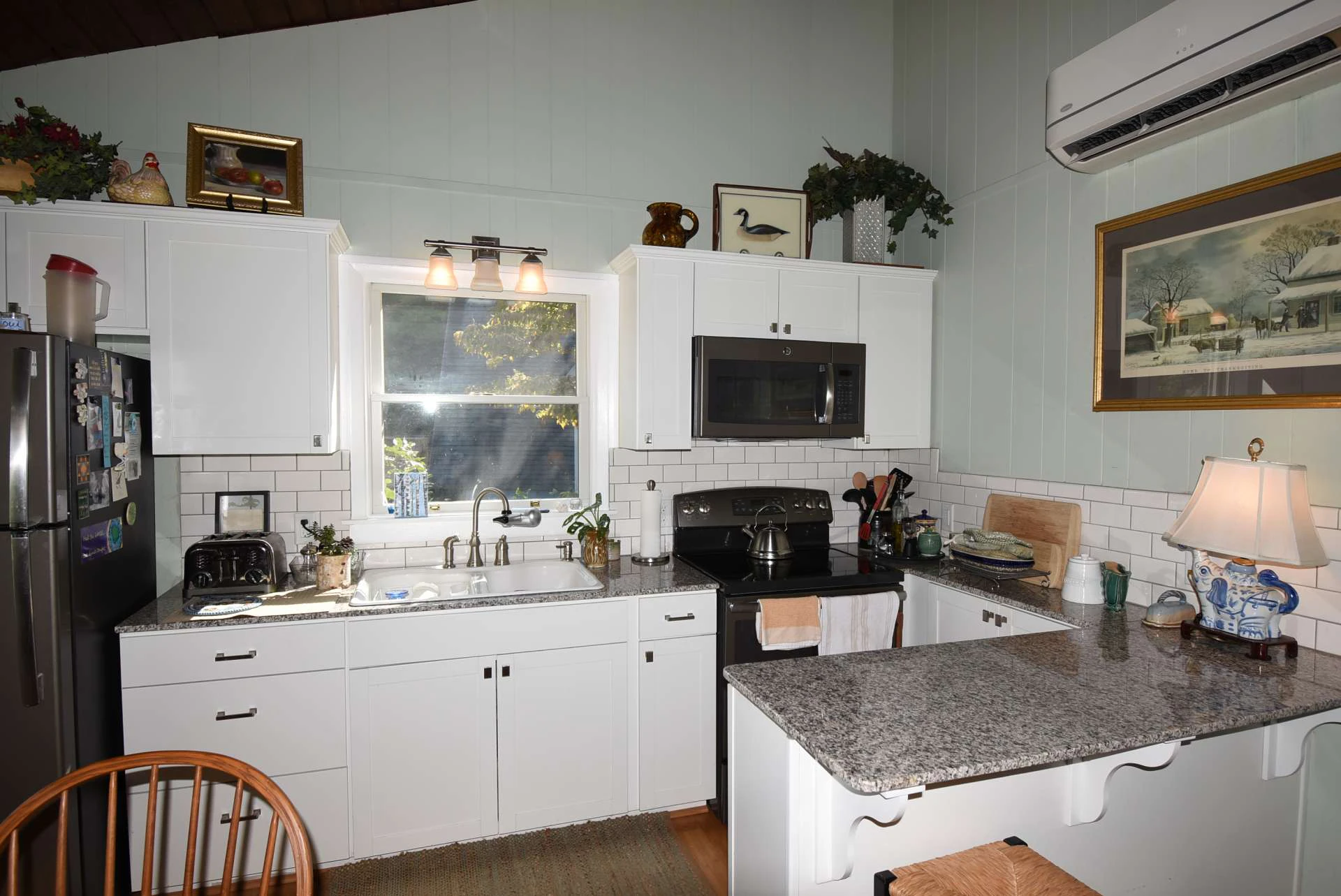 Image number 2 for the current listing