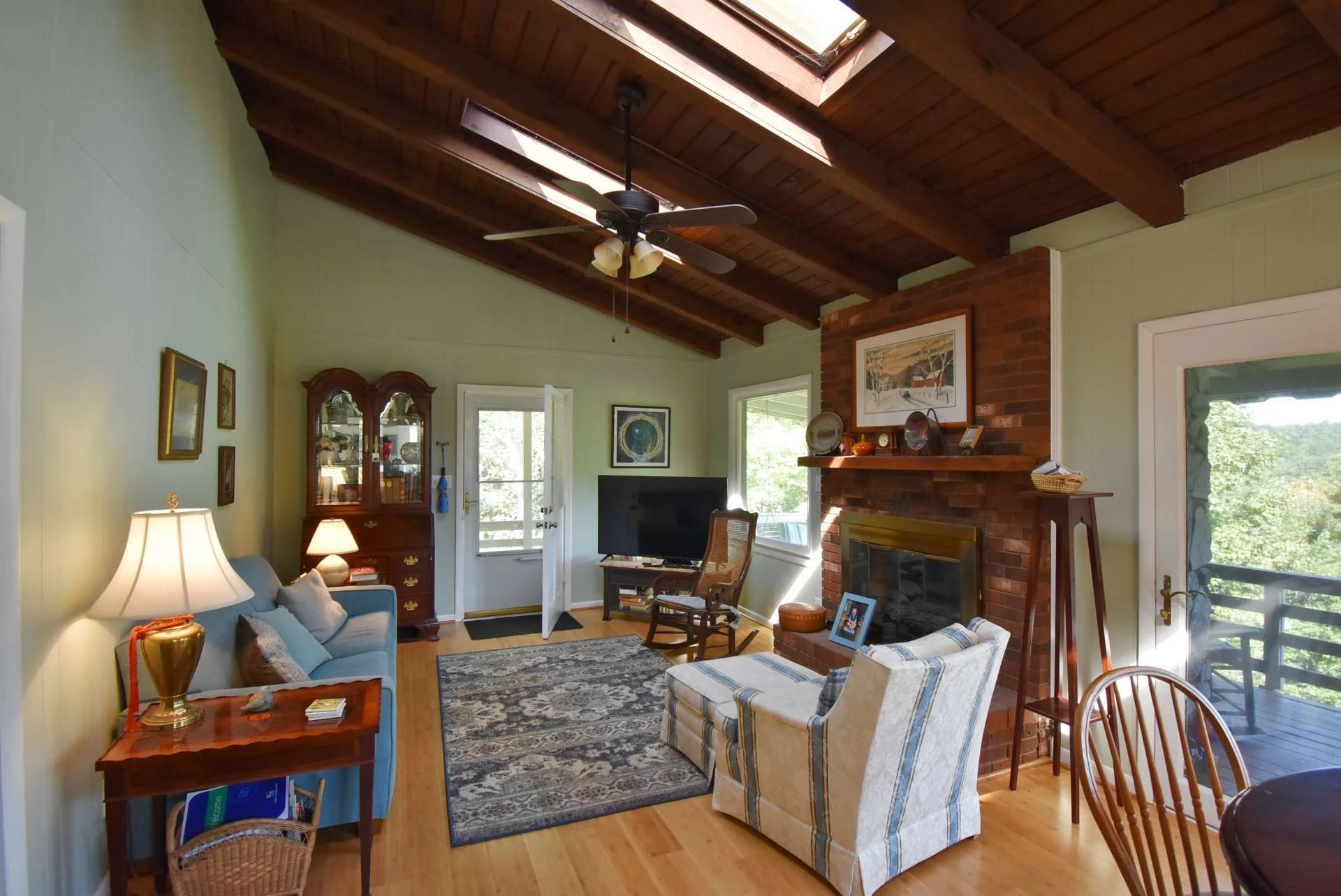 Image number 20 for the current listing