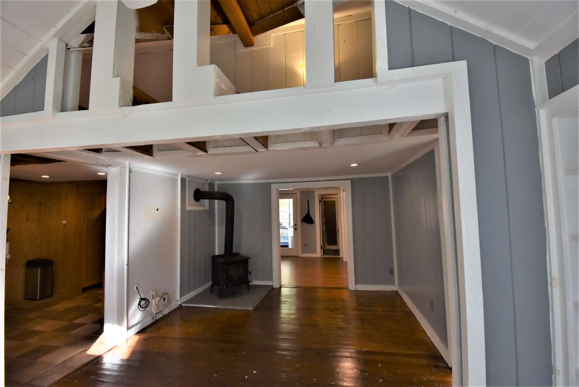 Image number 21 for the current listing