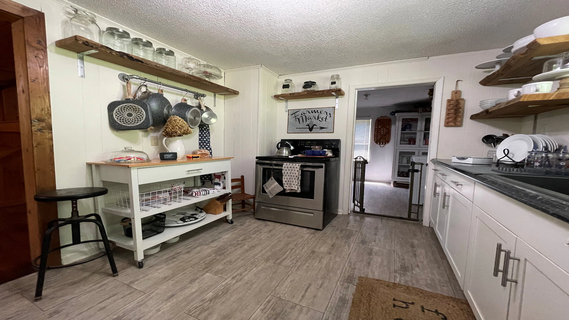 Image number 13 for the current listing