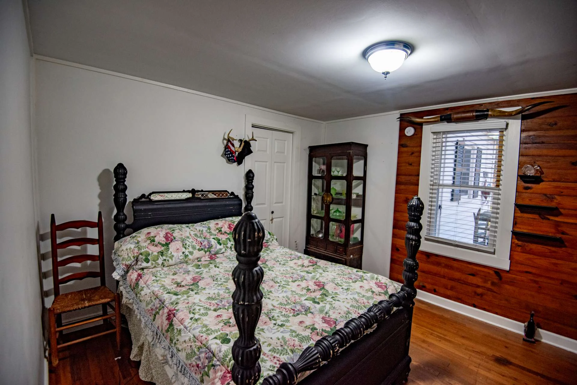 Image number 8 for the current listing