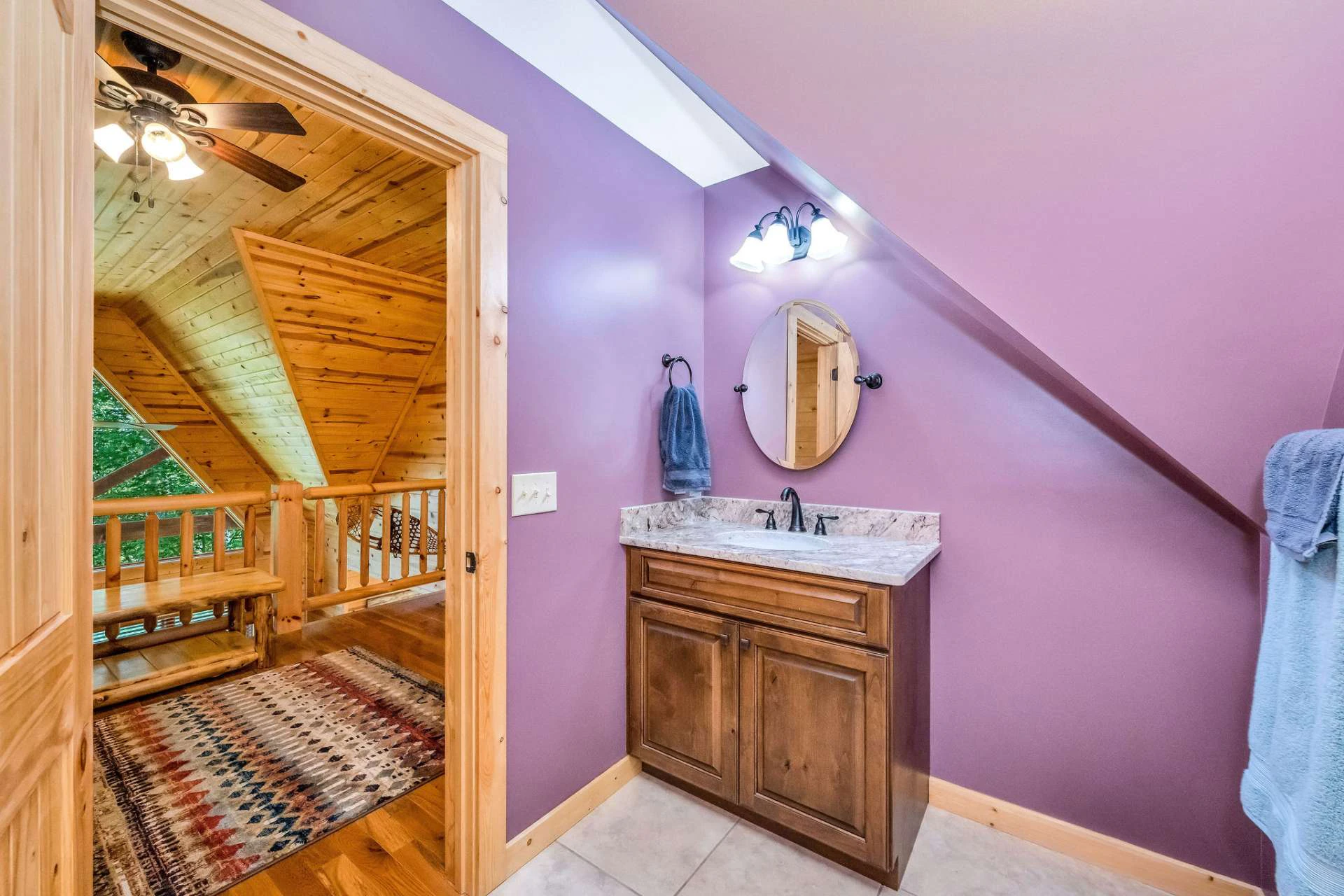 Image number 2 for the current listing
