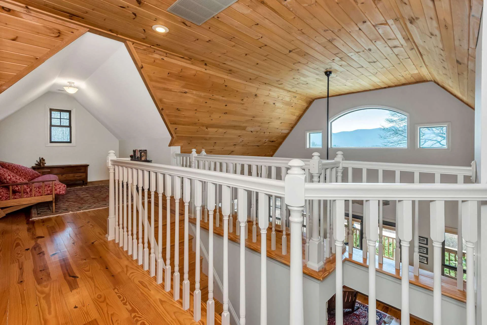 Image number 7 for the current listing