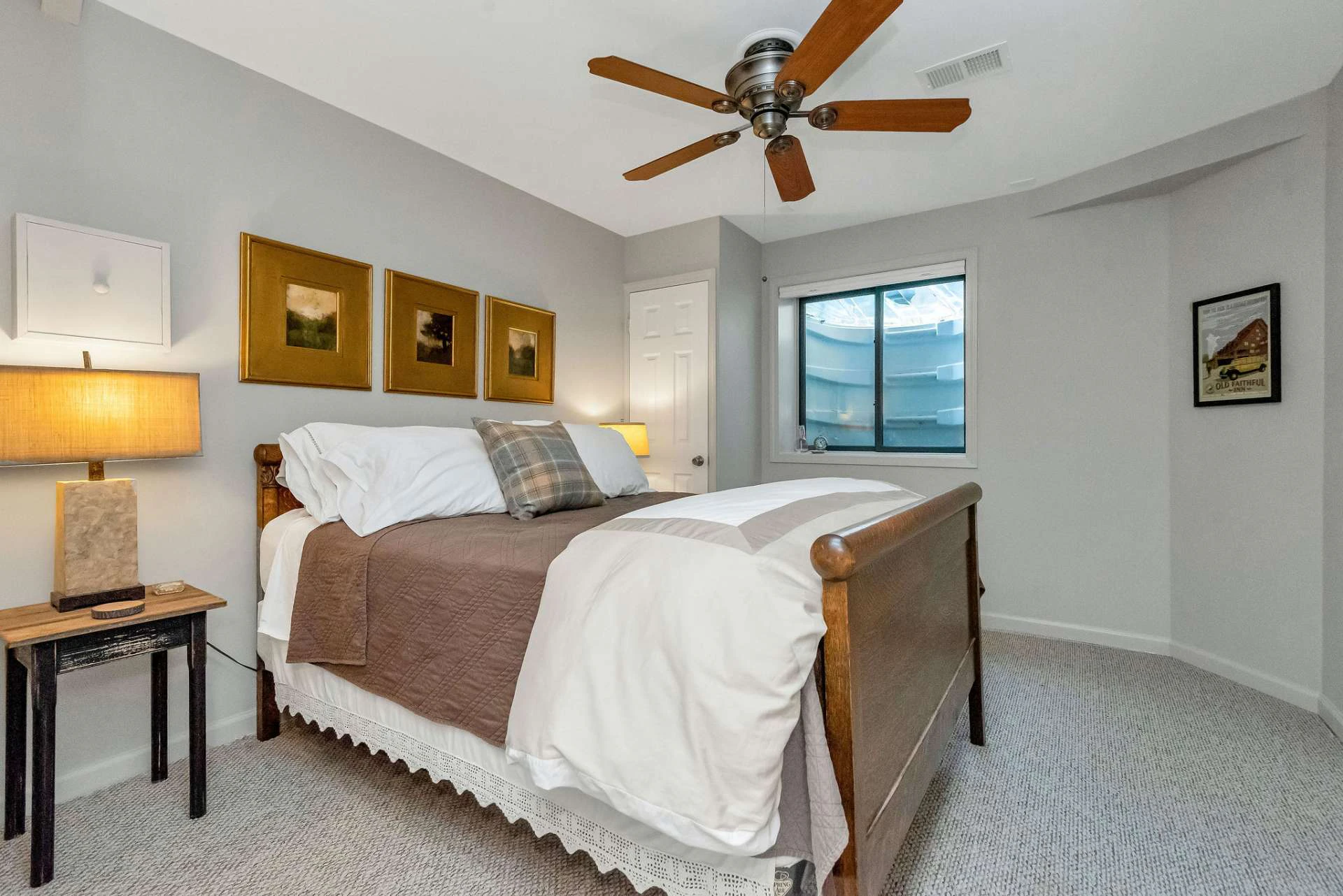 Image number 2 for the current listing