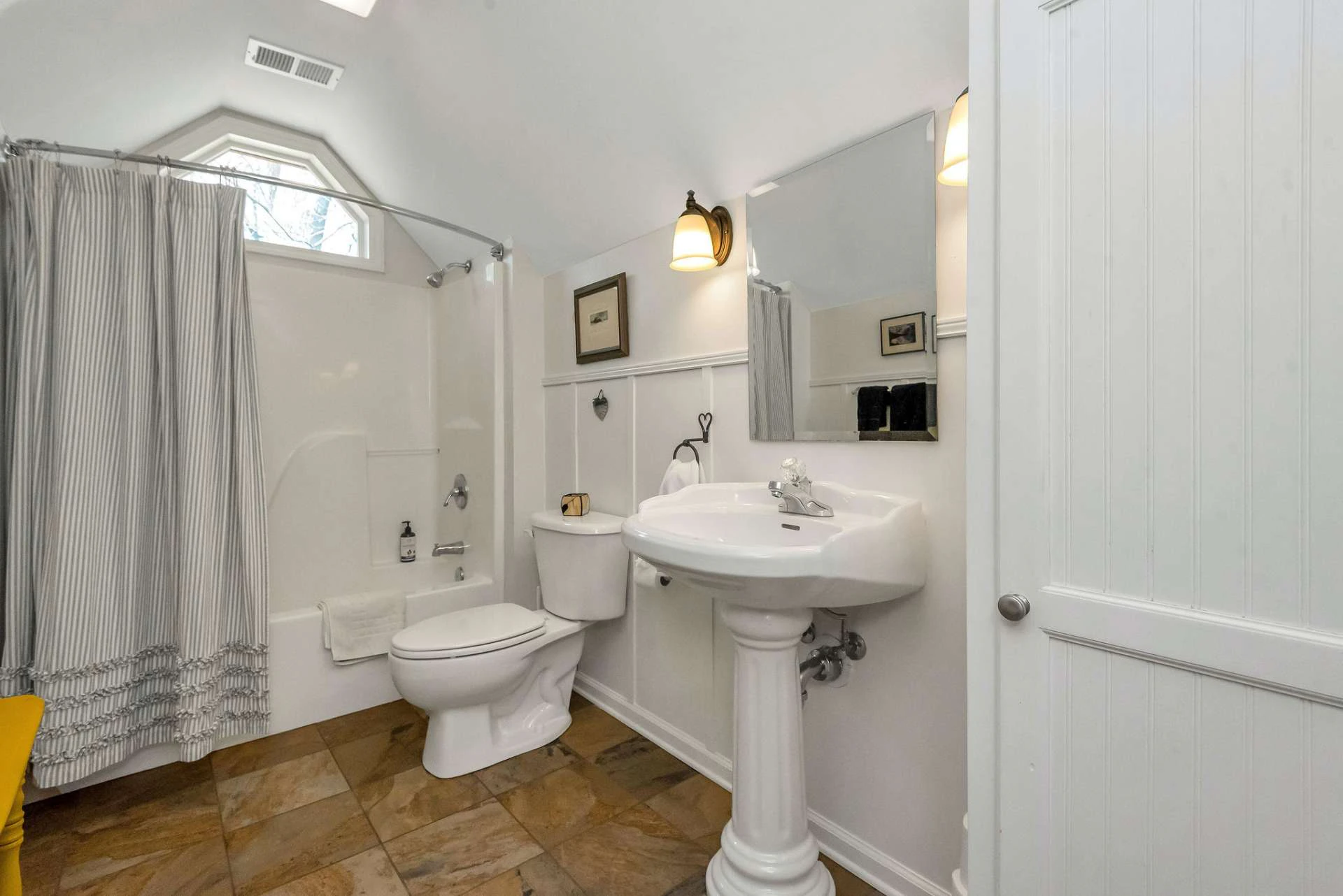 Image number 10 for the current listing