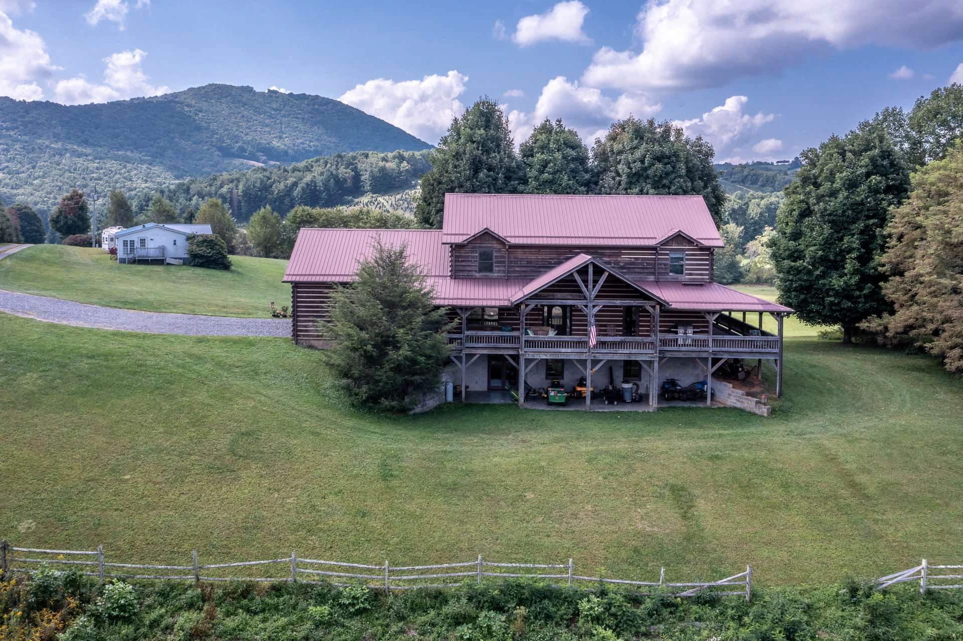 Image number 18 for the current listing