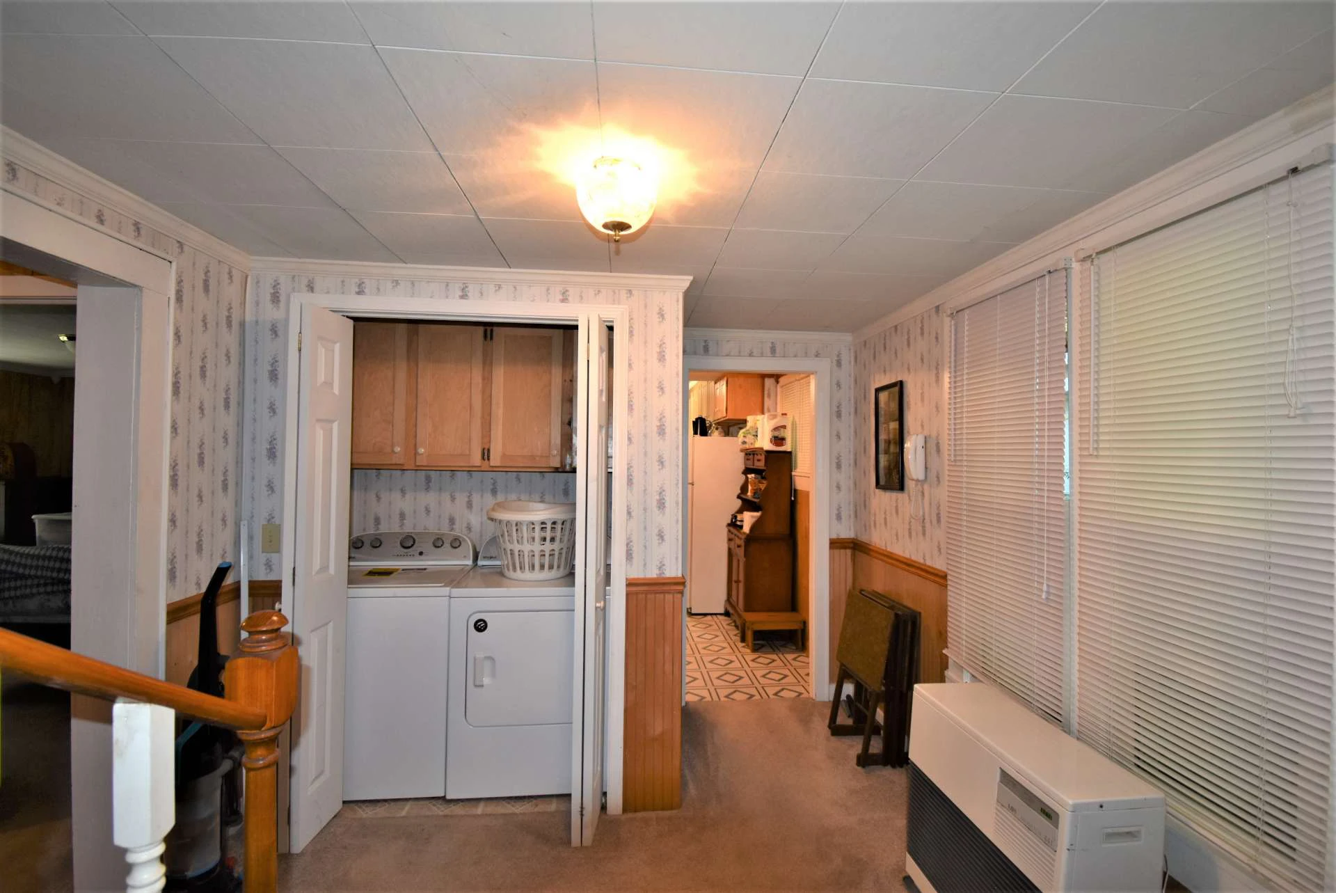 Image number 17 for the current listing