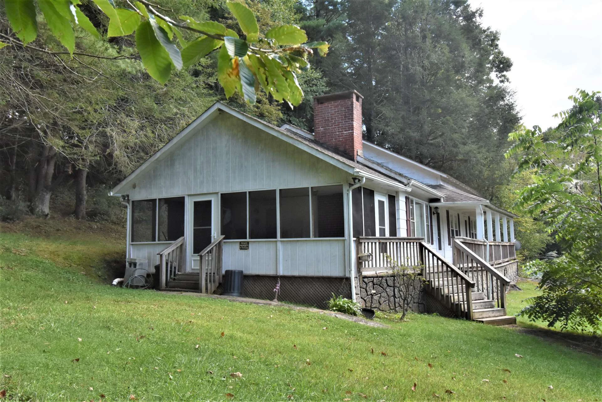 Image number 14 for the current listing