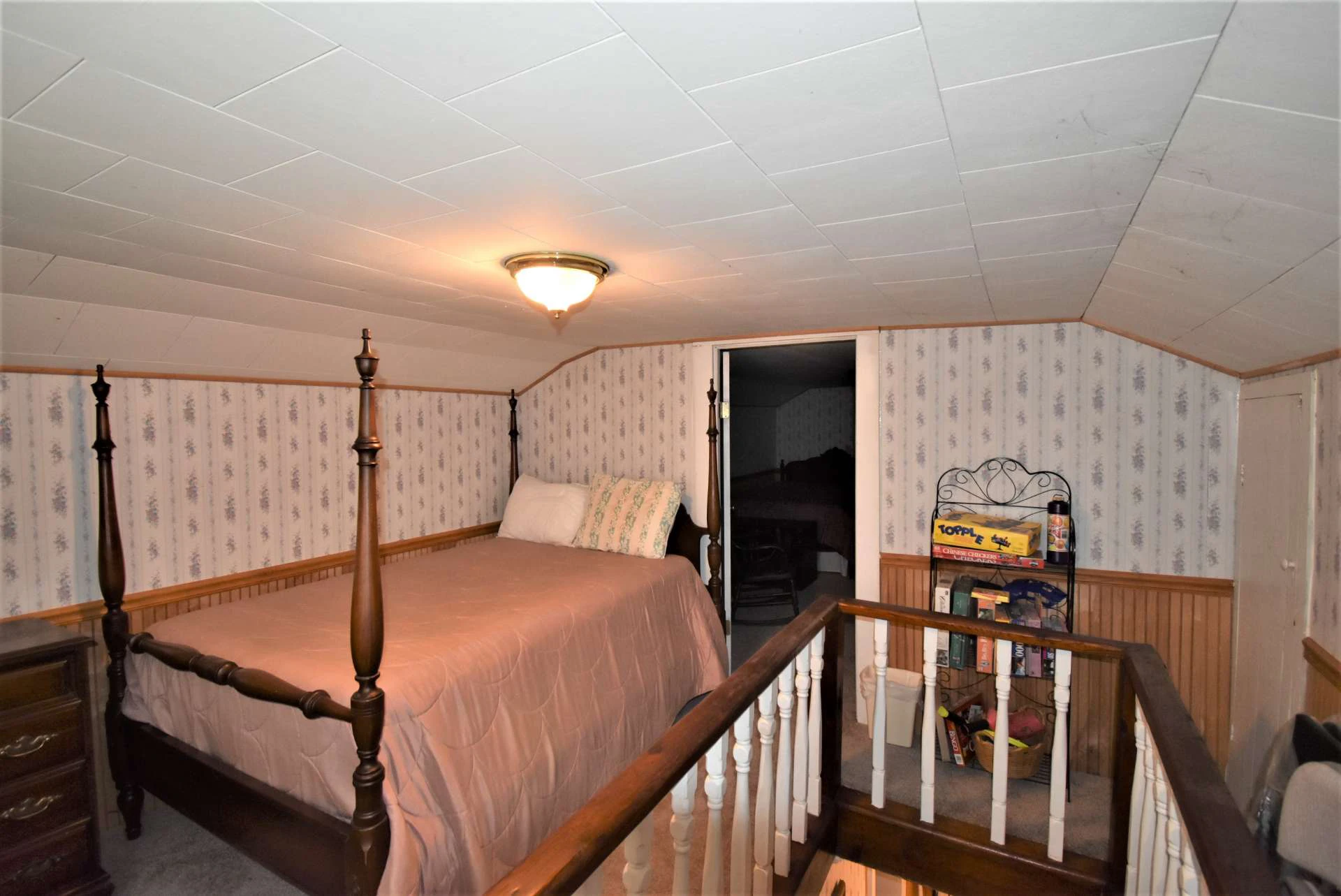 Image number 12 for the current listing