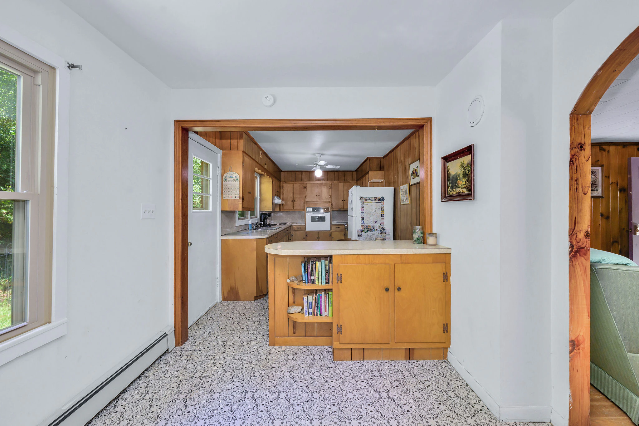 Image number 19 for the current listing