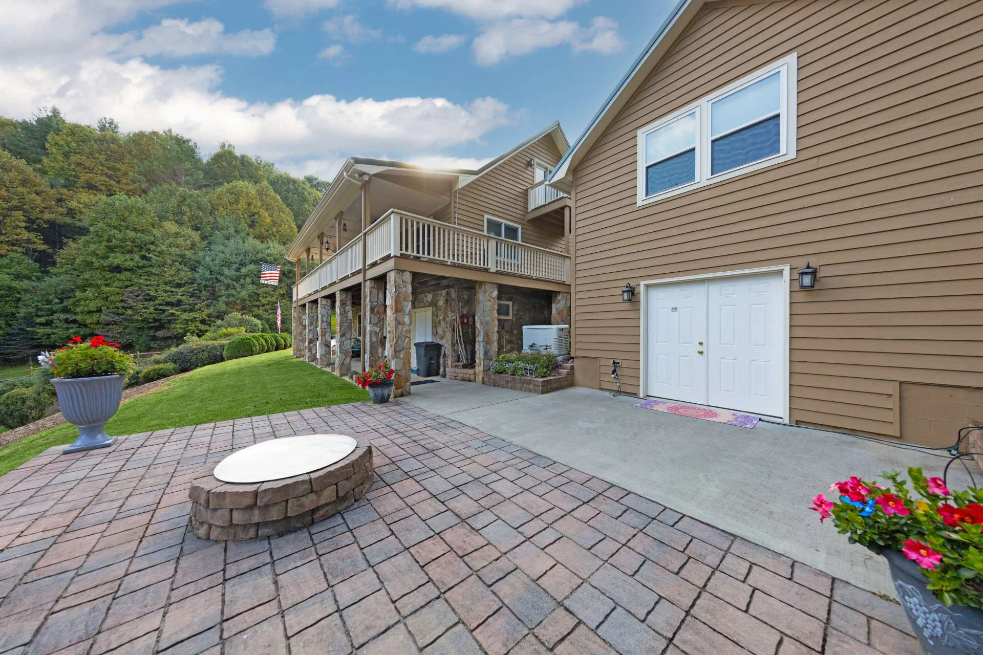 Image number 3 for the current listing