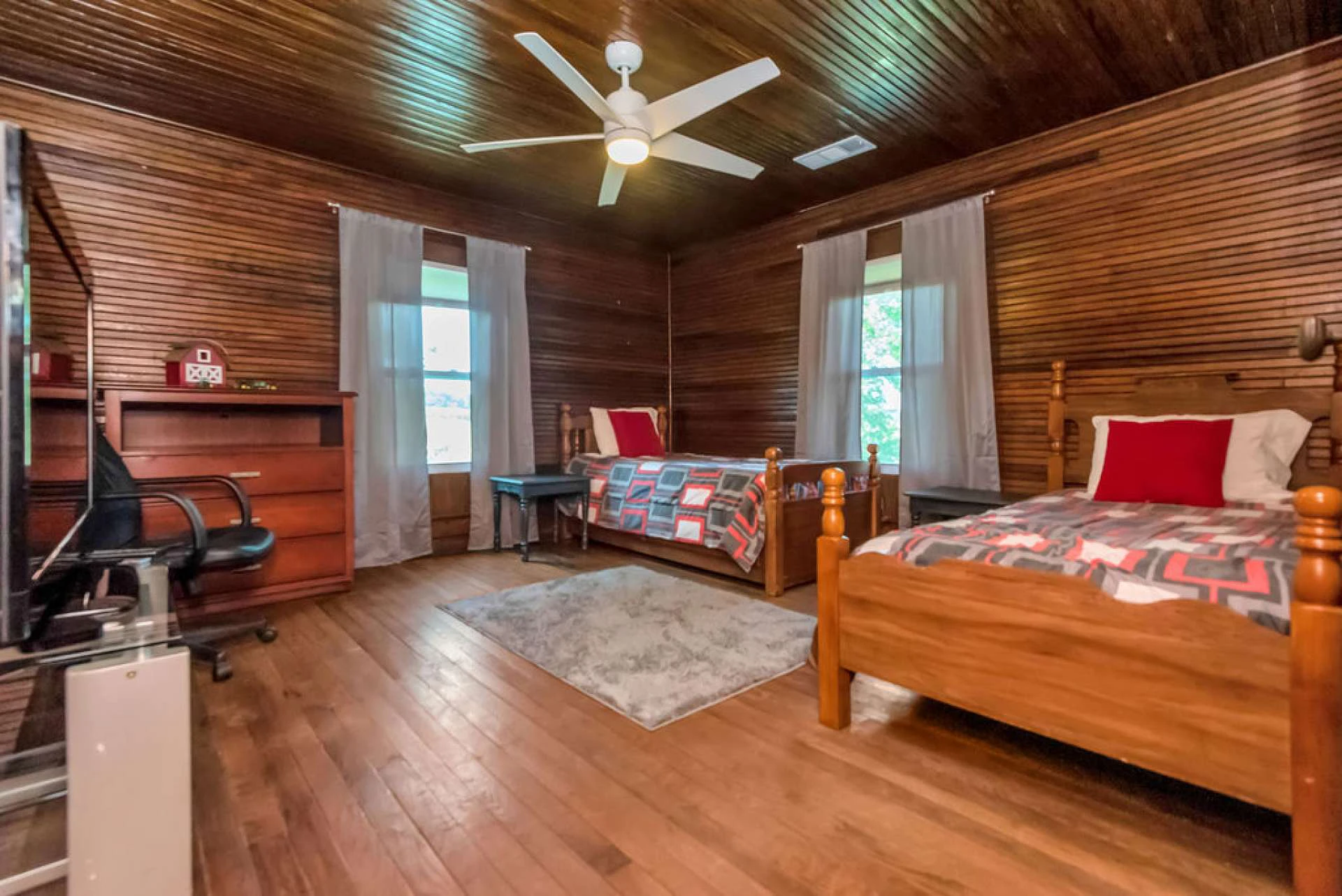 Image number 9 for the current listing